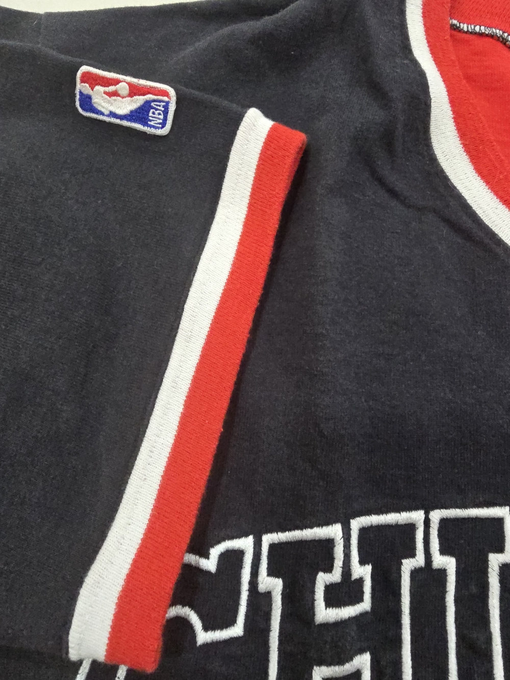 Vintage Chicago Bulls Shooting Shirt: Authentic Champion shooting shirt - Picture 3 of 8